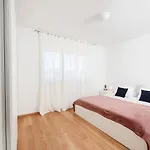 Novi Apartman Franka アパート *