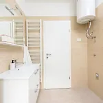 Novi Apartman Franka アパート