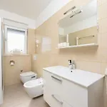 アパート Novi Apartman Franka ザダル