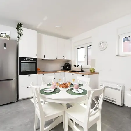 Novi Apartman Franka *