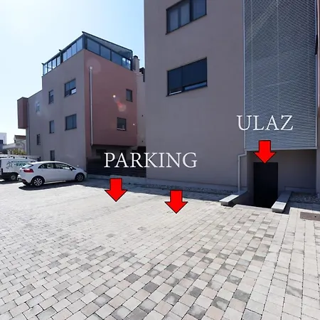 Novi Apartman Franka * ザダル