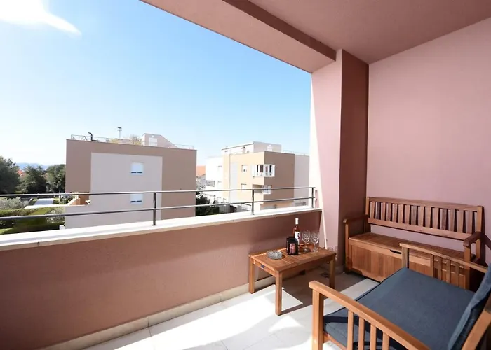 Novi Apartman Franka Apartment *